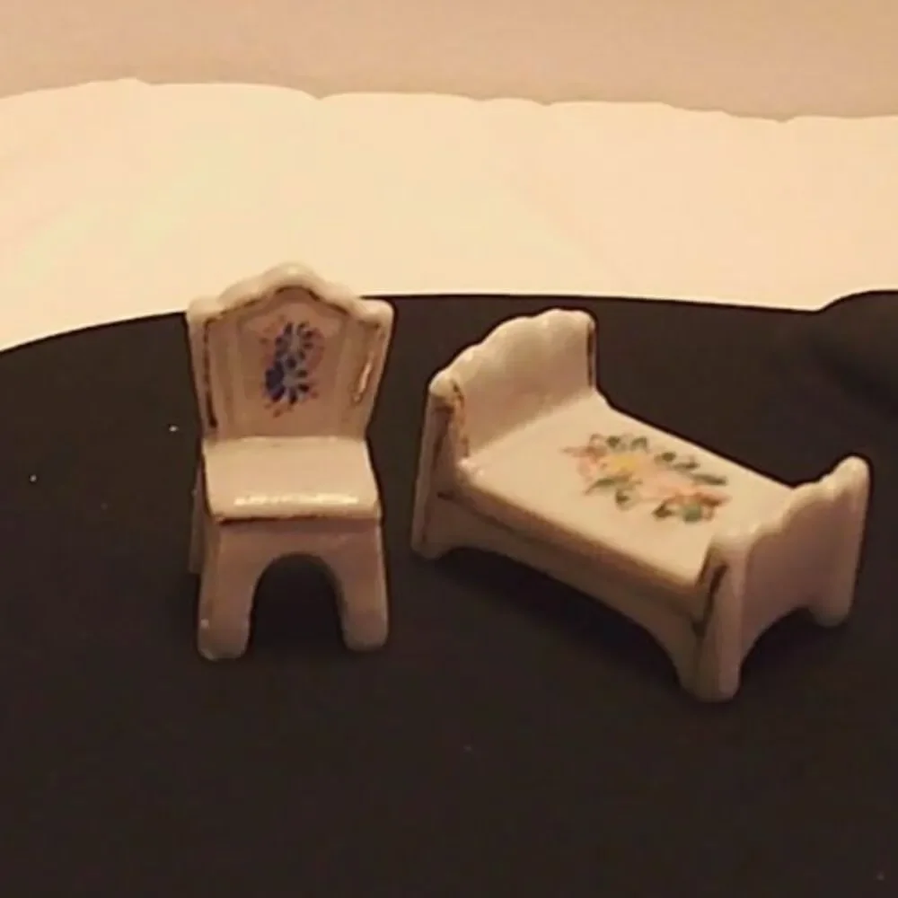 Vtg Mini Dollhouse Furniture Bone China 2 Bed and Chair Japan